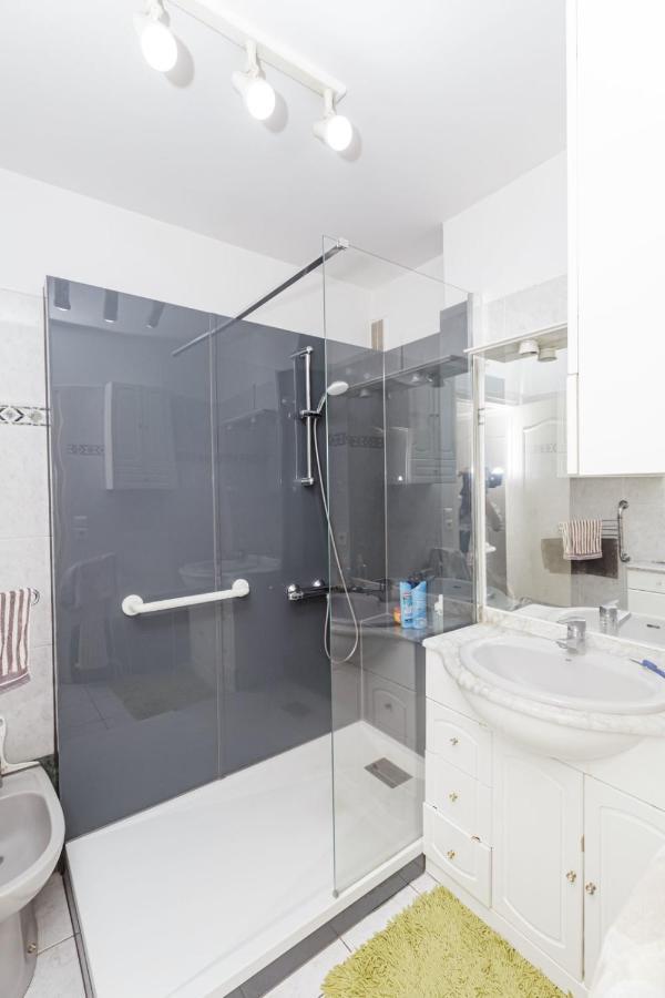 Spacious T3 With View In The Heart Of The City! Шарантон-ле-Пон Екстер'єр фото
